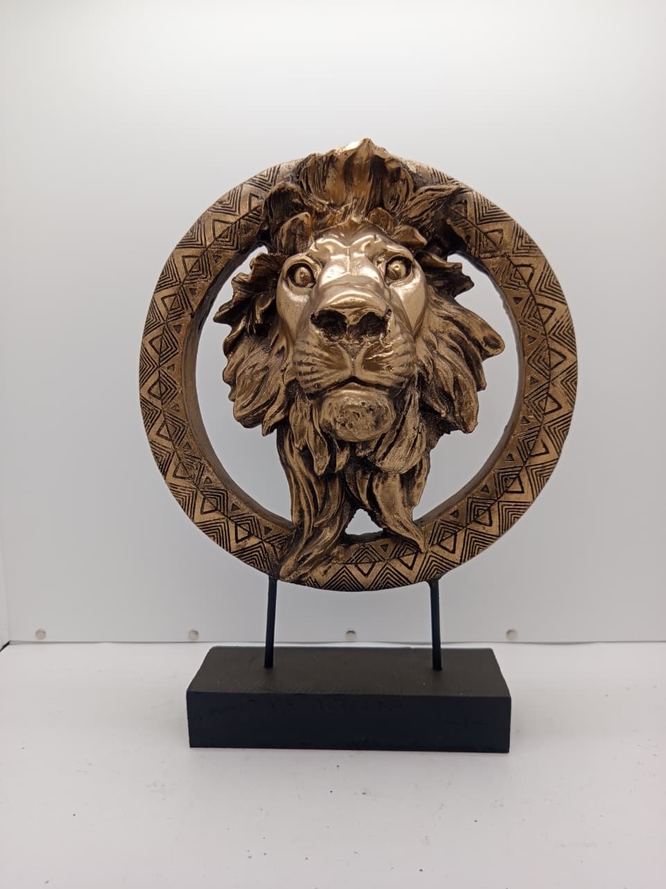 Halqanın içində şir başı - Heykəl - H5043