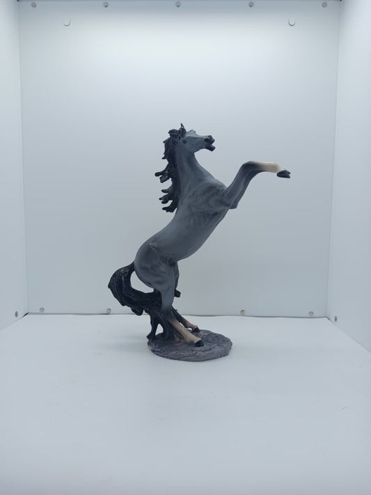 Şaha qalxan at  - Heykəl  - H5012