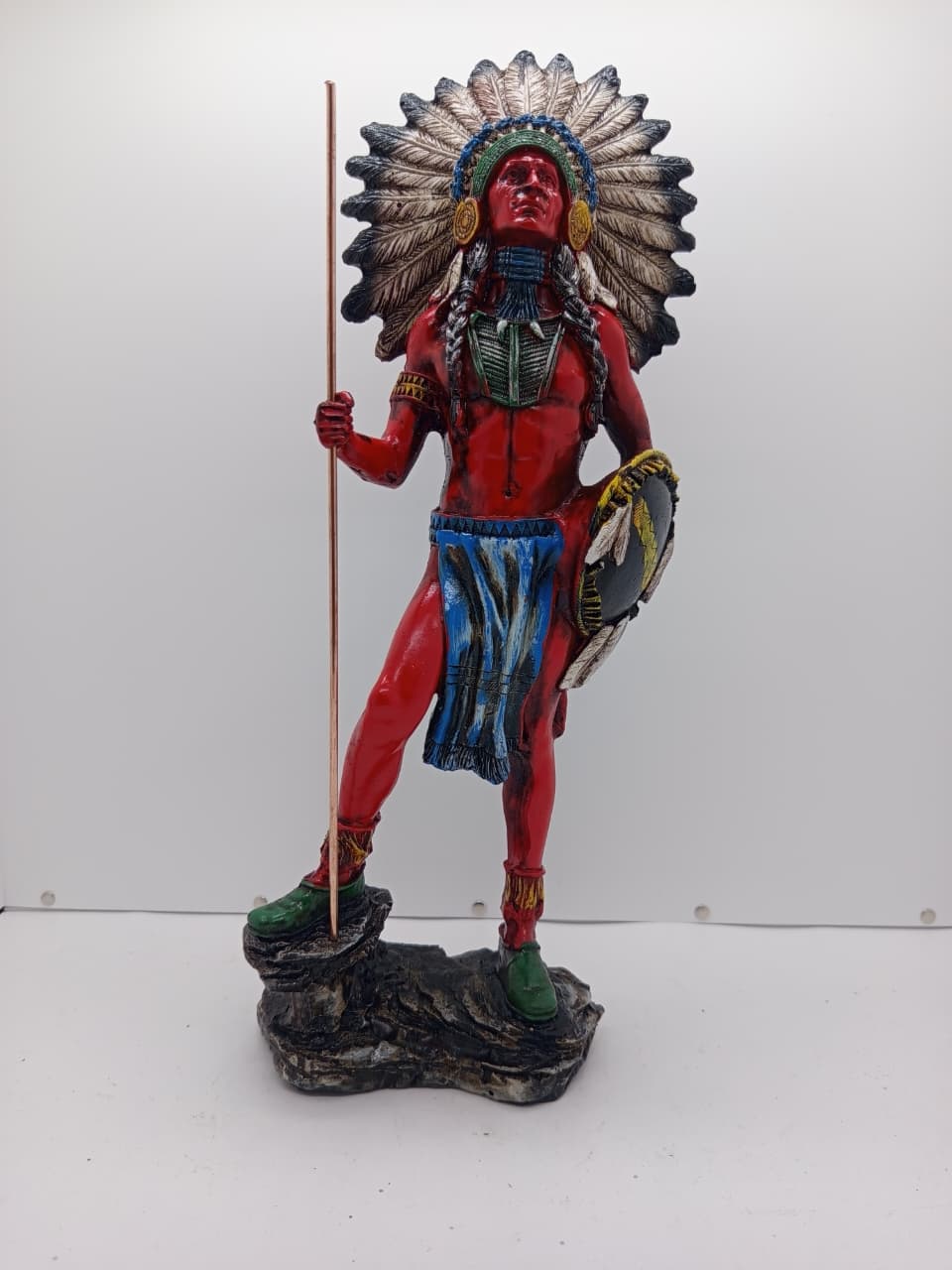 Qırmızı dərili ayağlı  - Heykəl  - H5055