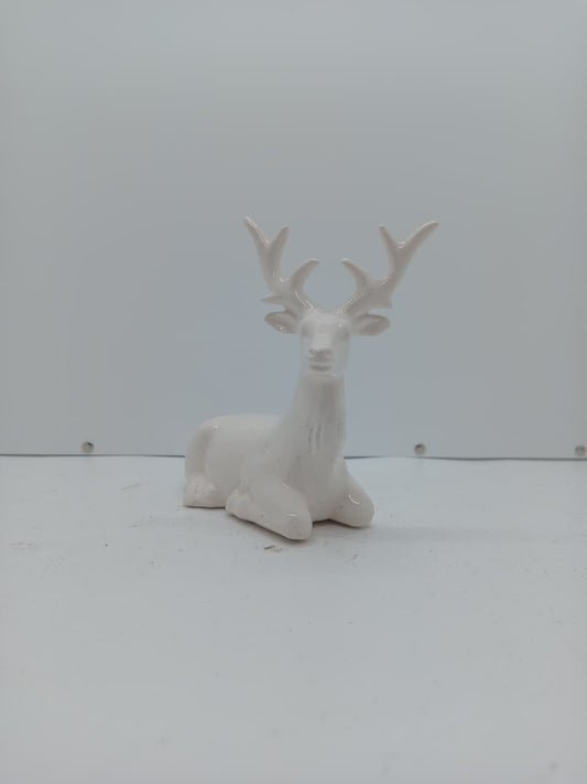 Oturan maral  - Heykəl  - H5031